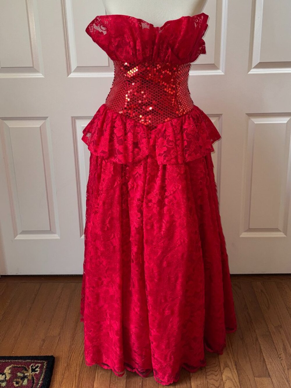 Stunning 80's/90's Vintage Retro Lace Sequin Formal Gown